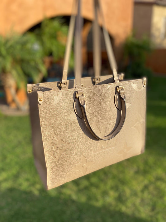 Louis Vuitton Empreinte Monogram Giant Onthego MM Tourterelle Tote