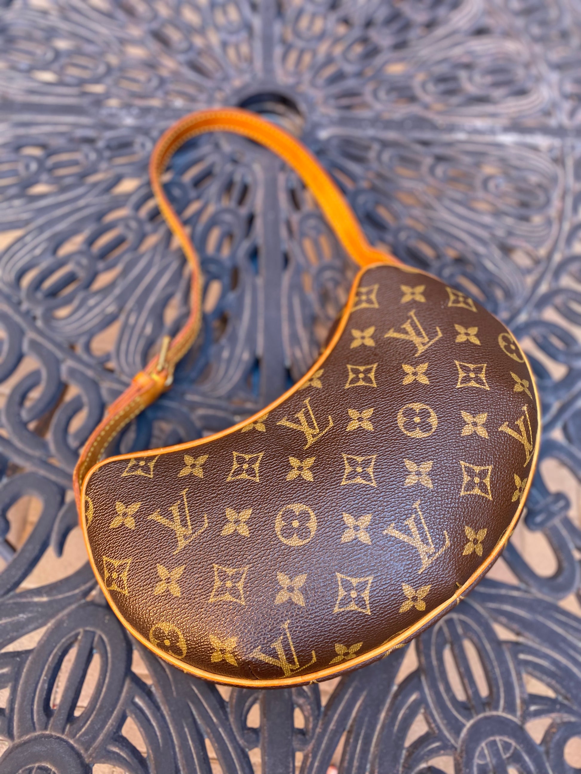 Louis Vuitton Monogram Croissant PM Vintage Shoulder Bag – The