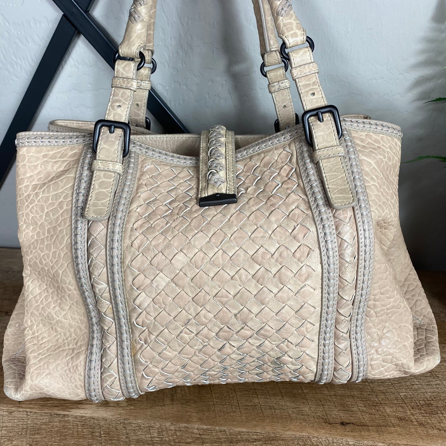Bottega Veneta Leather Medium Roma Tote