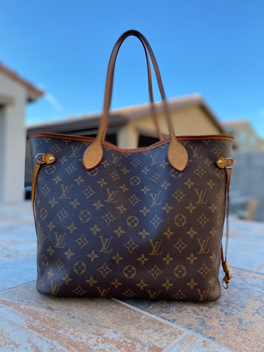 Louis Vuitton Monogram Canvas MM Neverfull