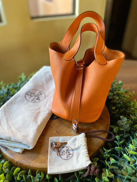 Hermès Clemence Picotin Lock 22