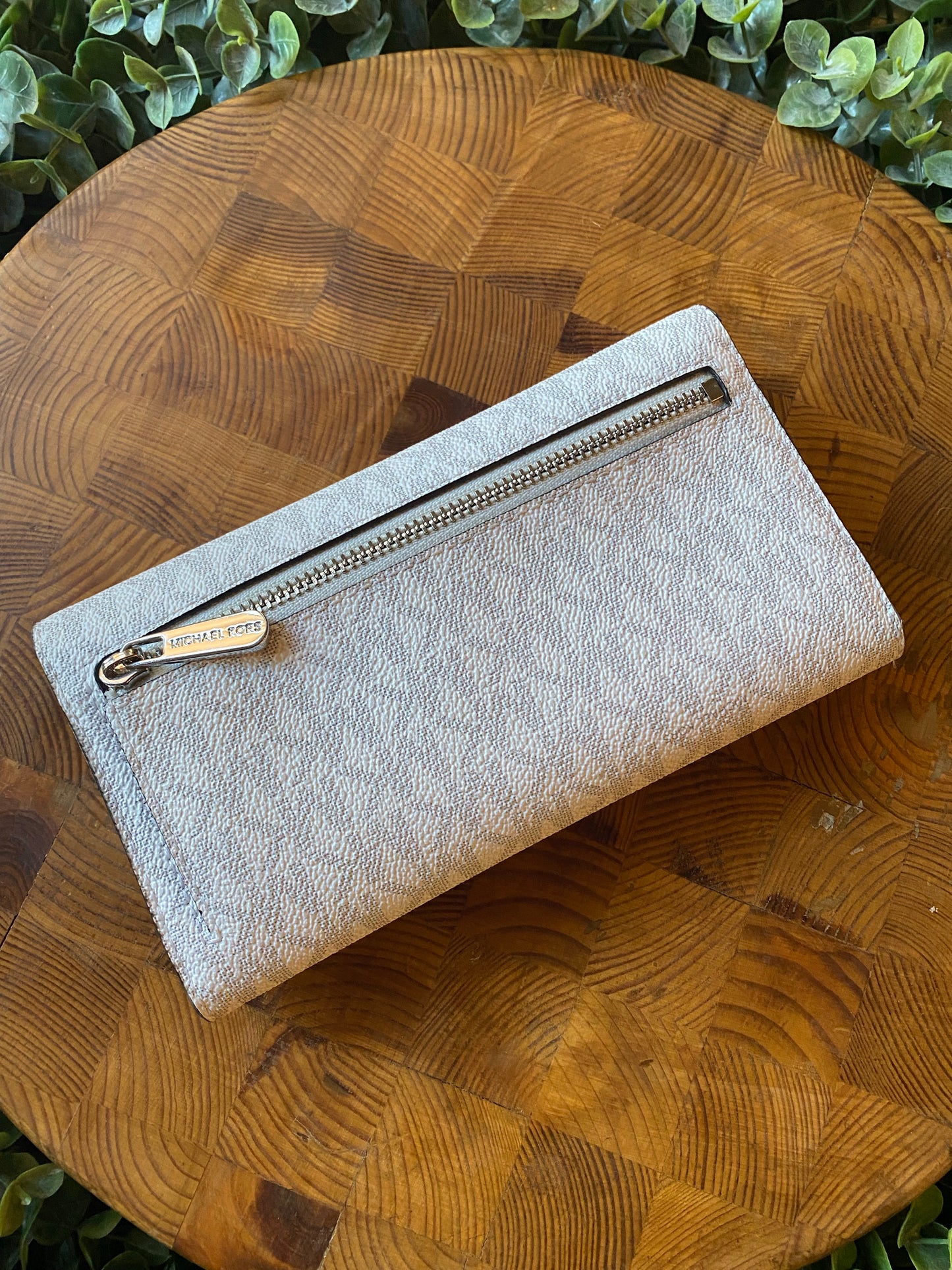 Michael Kors Jet Set Large Trifold White Wallet