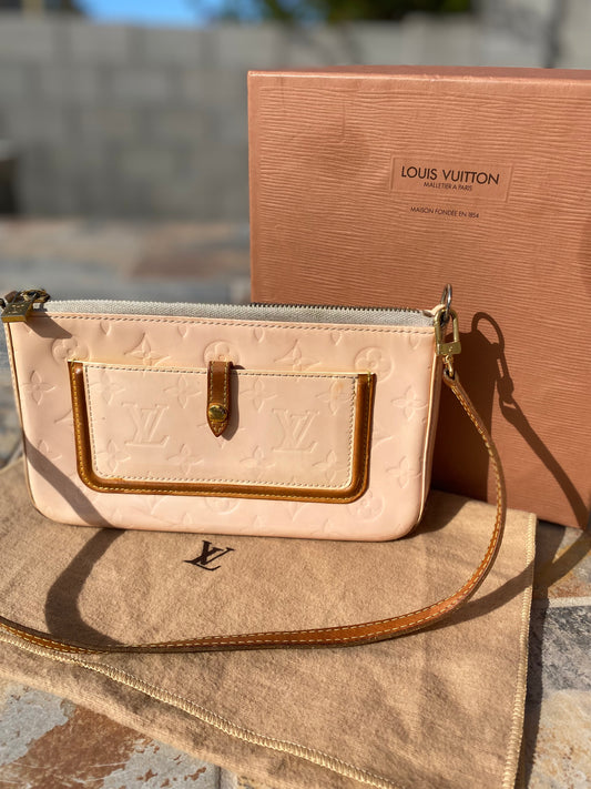 Louis Vuitton Monogram Vernis Mallory Pochette